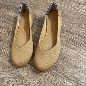 Brand new! Never worn Rothy’s flat 7.5 camel
